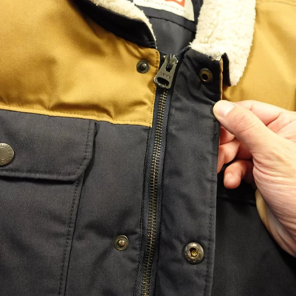 Levi’s Quilted Woodsman‎ Puffer Jacket Men’s Large Navy Brown